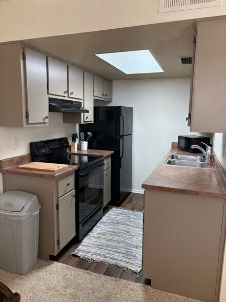 Building Photo - 7502 E Carefree Dr