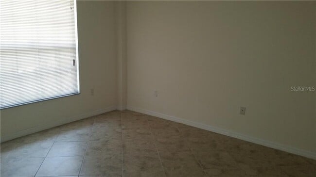 Building Photo - 5989 Village Cir S