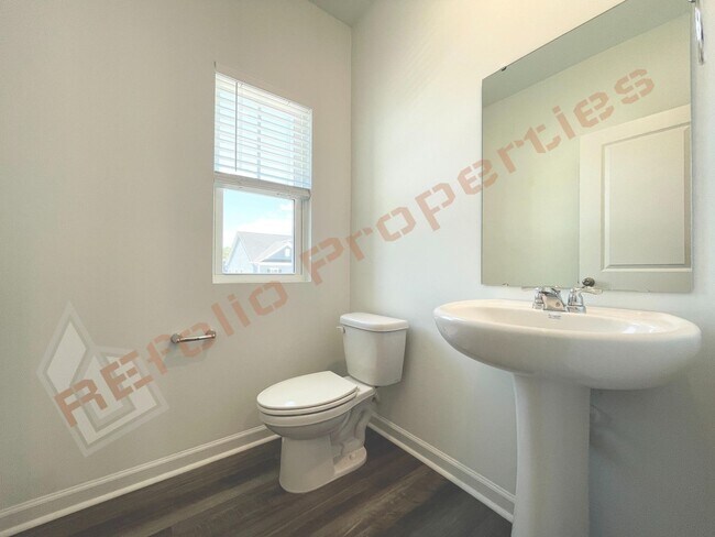 Building Photo - Brand New 3 Story 4 bedroom, 3.5 bathroom ...
