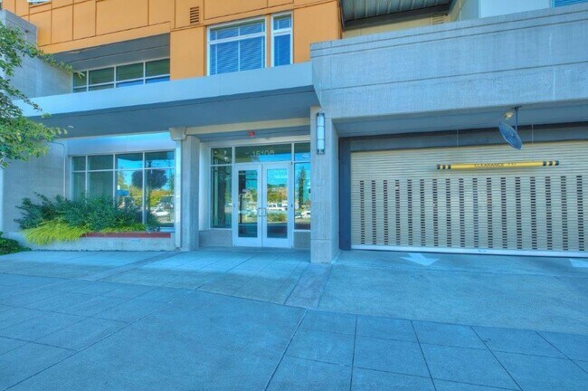 Building Photo - 15100 6th Ave SW