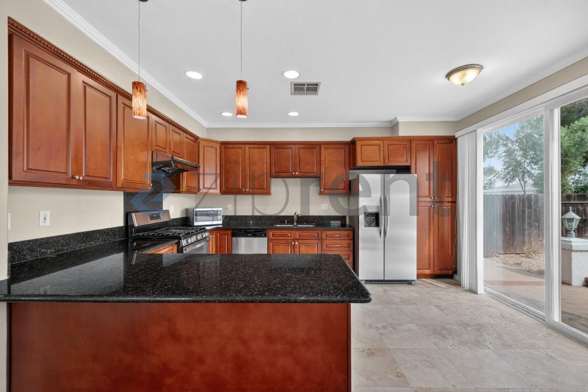 Building Photo - 608 Shenandoah Ave