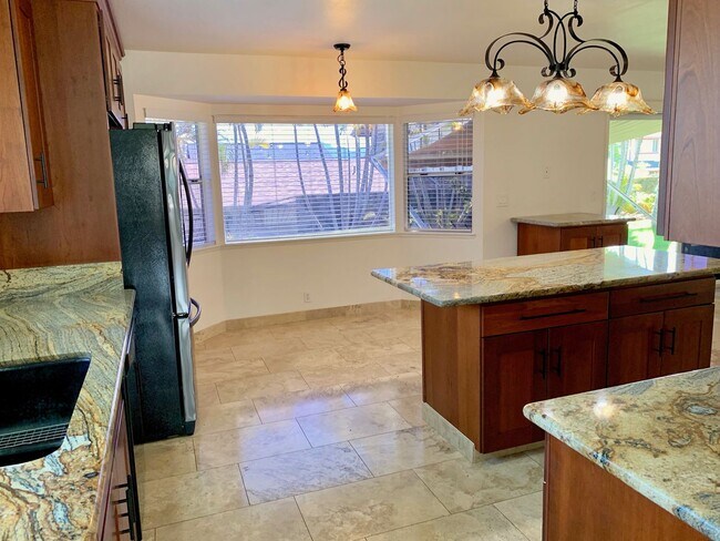 Building Photo - Beautiful SFH 4 bedroom, 2.5 bath, garage with large yard