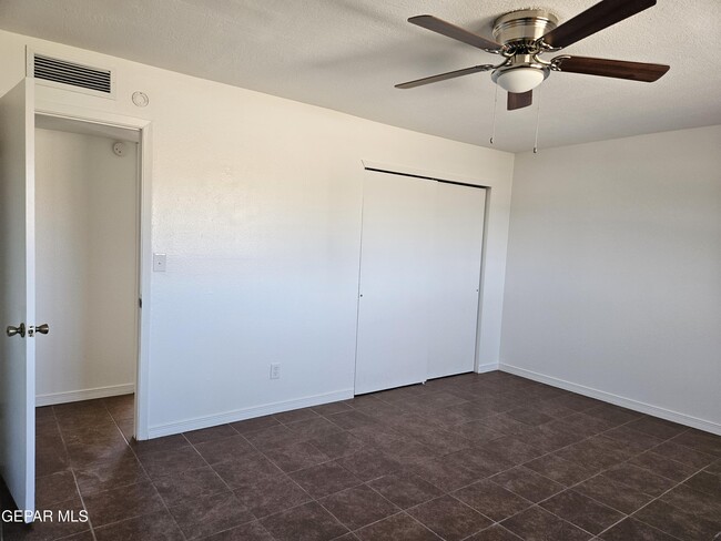 Building Photo - 2900 Roy Pace Dr