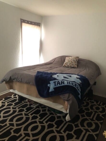 Building Photo - 431 Lake Park Way