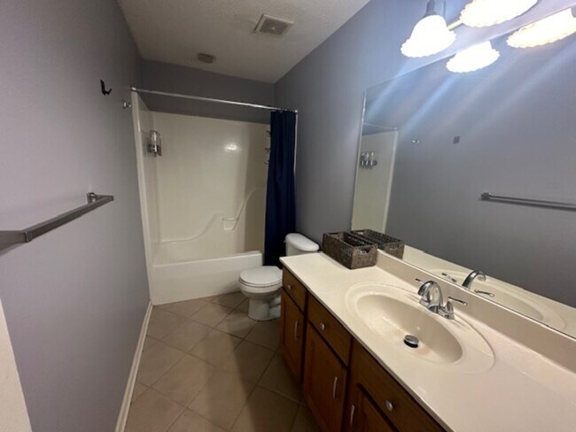 Building Photo - 4 Walnut Grove Cove