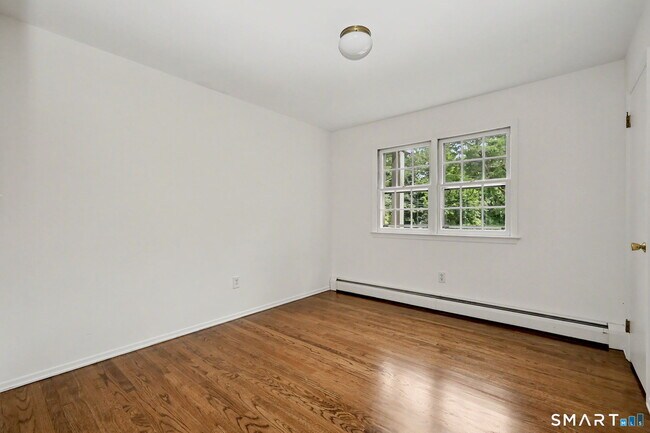Building Photo - 11 Lycett Ct