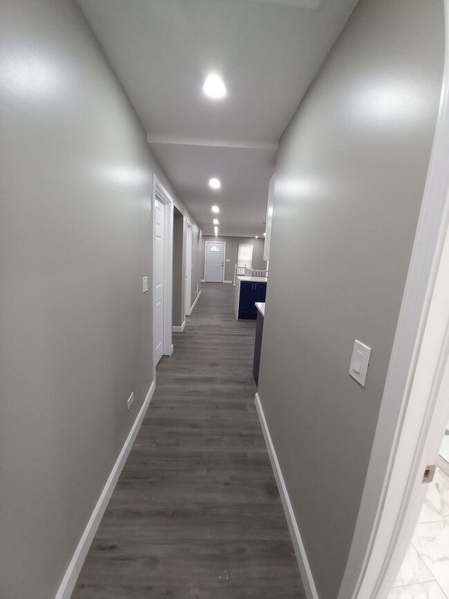 Building Photo - Beautifully Updated 3-Bedroom Home in East...