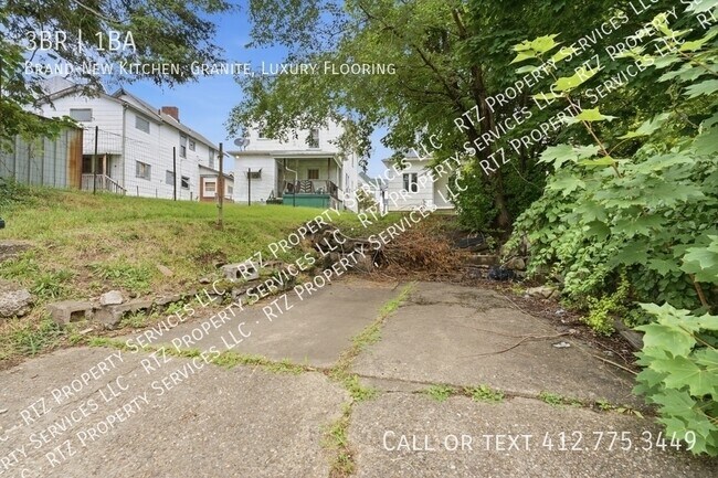 Building Photo - 2412 Grandview Ave