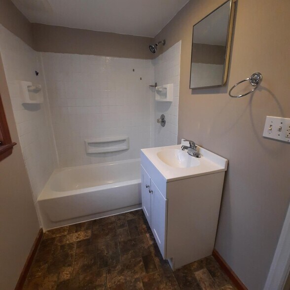 Building Photo - 173 Sanford Ave