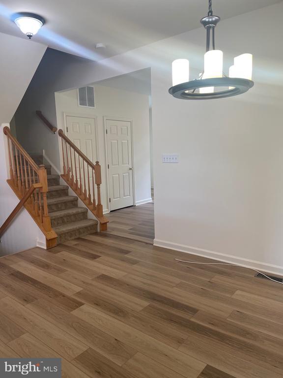 Building Photo - 5 Bridle Ct