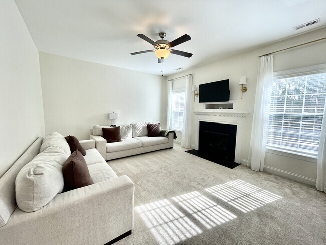 Building Photo - 126 Watchmen Ln