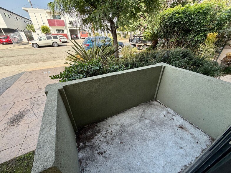 Building Photo - 12618 Pacific Ave