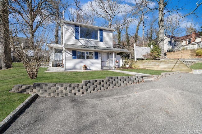 Primary Photo - 7 Yucca Rd