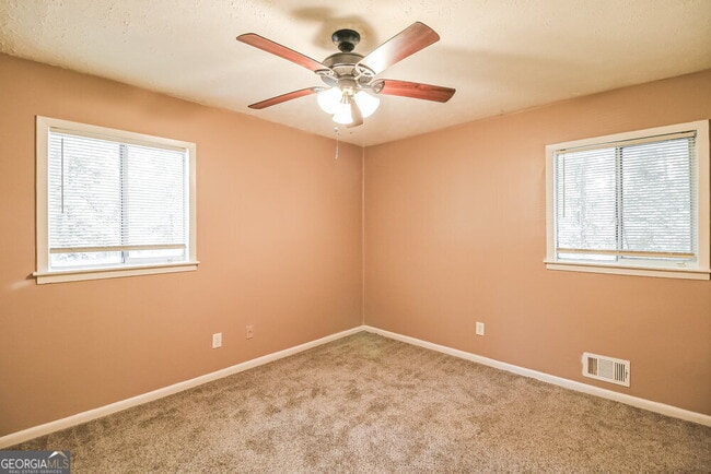 Building Photo - 10192 Port Royal Ct