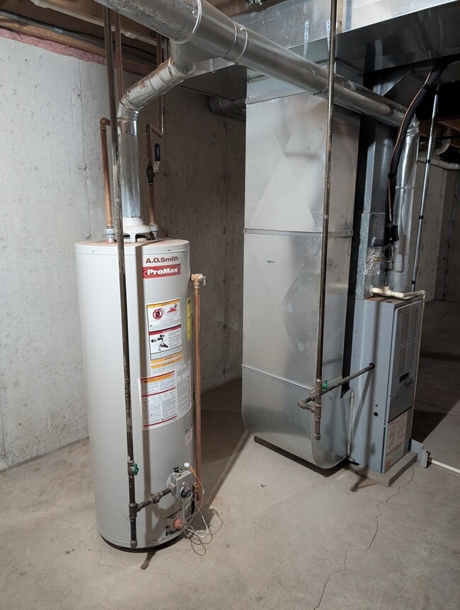 Building Photo - 1966 Alinda Ave