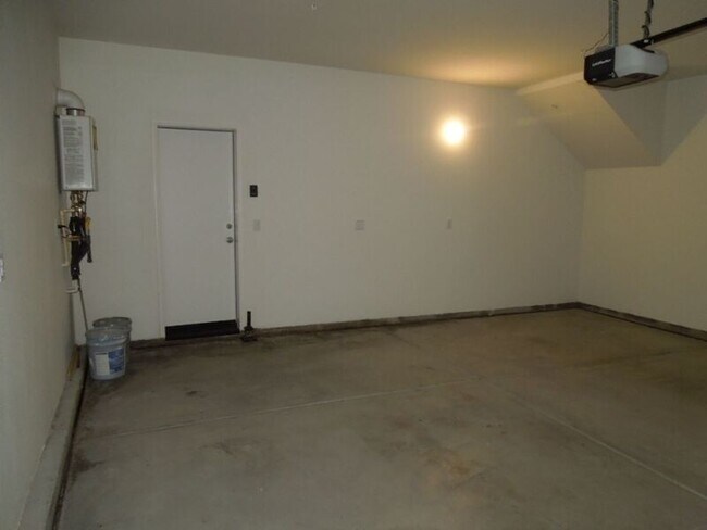 Building Photo - 42640 Indigo Pl