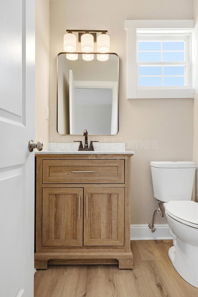 Building Photo - 2406 Kirby Ave