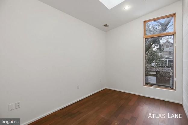 Building Photo - 1250 Kearny St NE