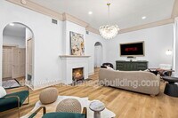 Building Photo - 110 E Craig Pl