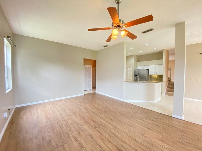 Building Photo - 3708 Molona Dr