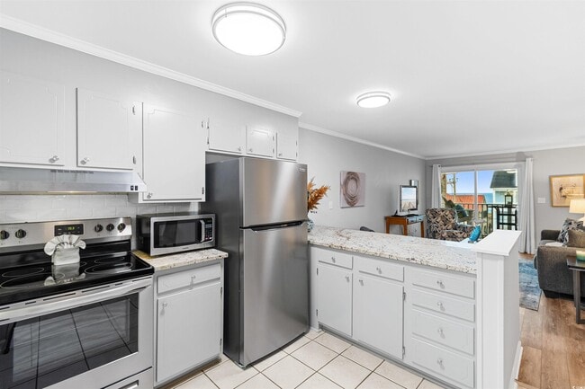 Building Photo - 5709 N Ocean Blvd