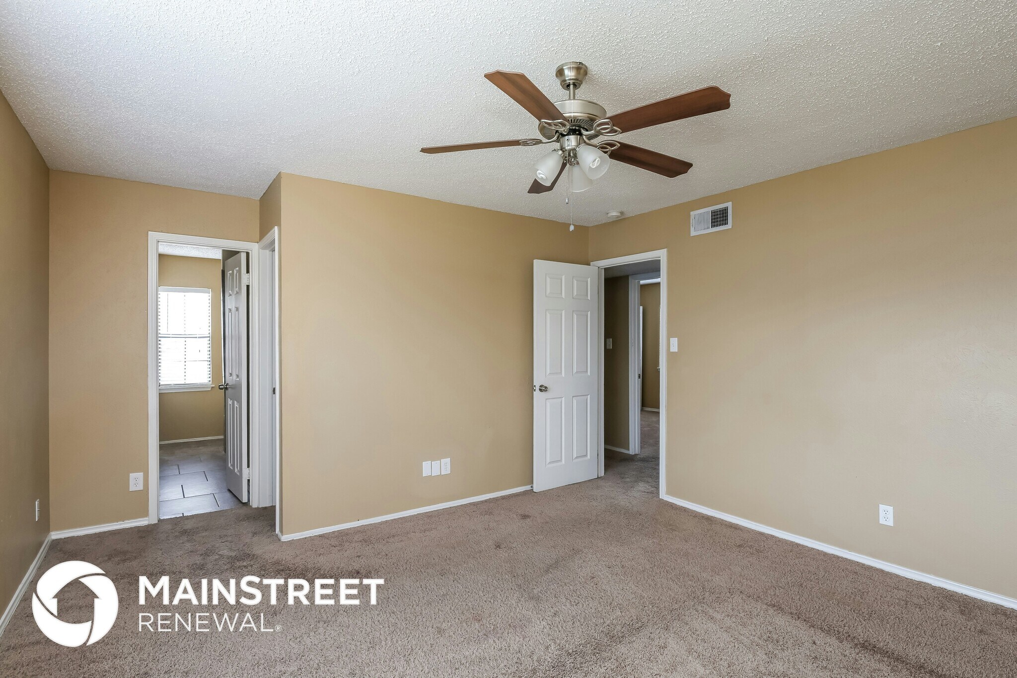 Building Photo - 1508 Bandera Dr