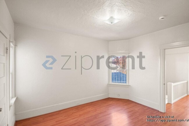 Building Photo - 848 Mead Ave