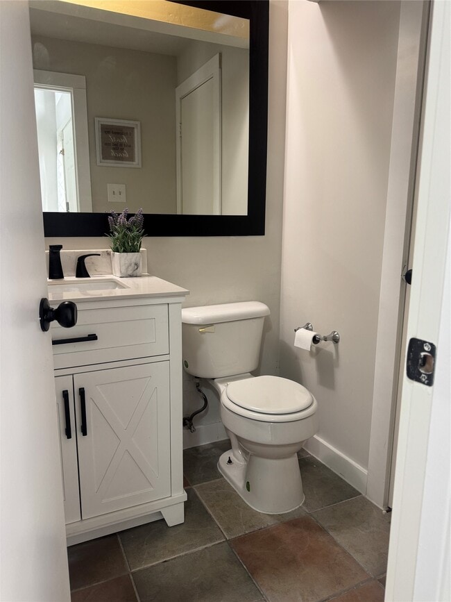 Building Photo - 15806 Oak Mountain Dr