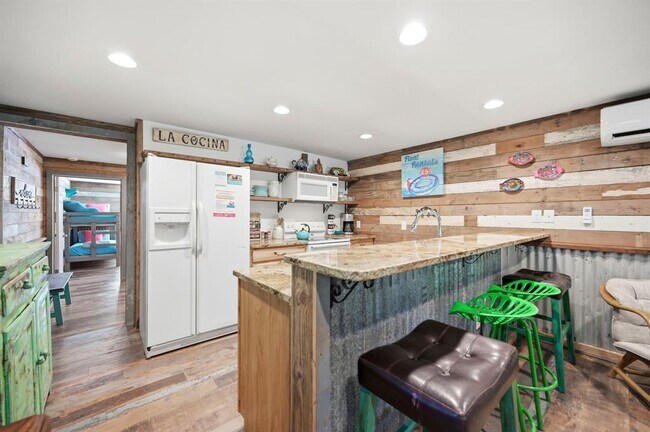 Building Photo - 82 Guada Coma Dr