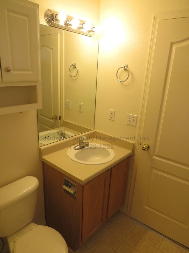 Building Photo - Great 3 Bedroom House in the Southern Powers Corridor