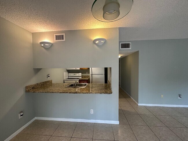 Building Photo - 6031 10th Ave N