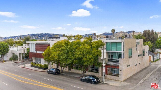 Building Photo - 6615 Melrose Ave