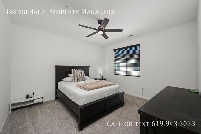 Building Photo - 5480 Seacliff Pl