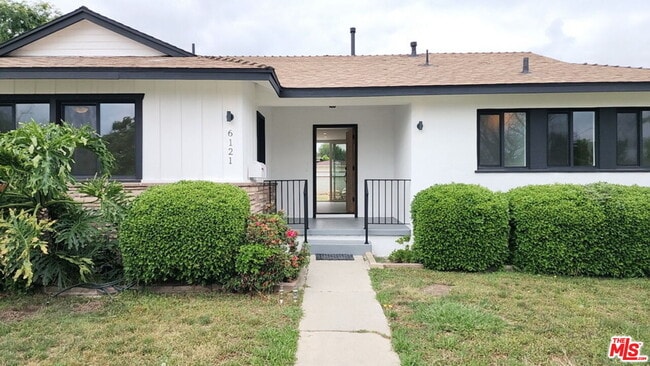 Building Photo - 6121 Sylvia Ave