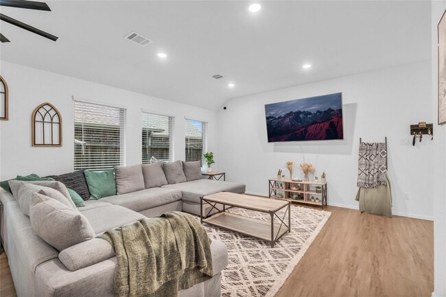 Building Photo - 6308 Astoria Pk Ln