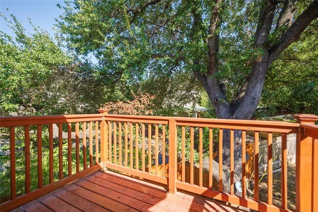 Building Photo - 1917 Windy Park Dr