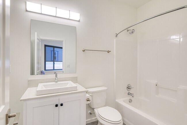 Building Photo - 186 NE Stanton St