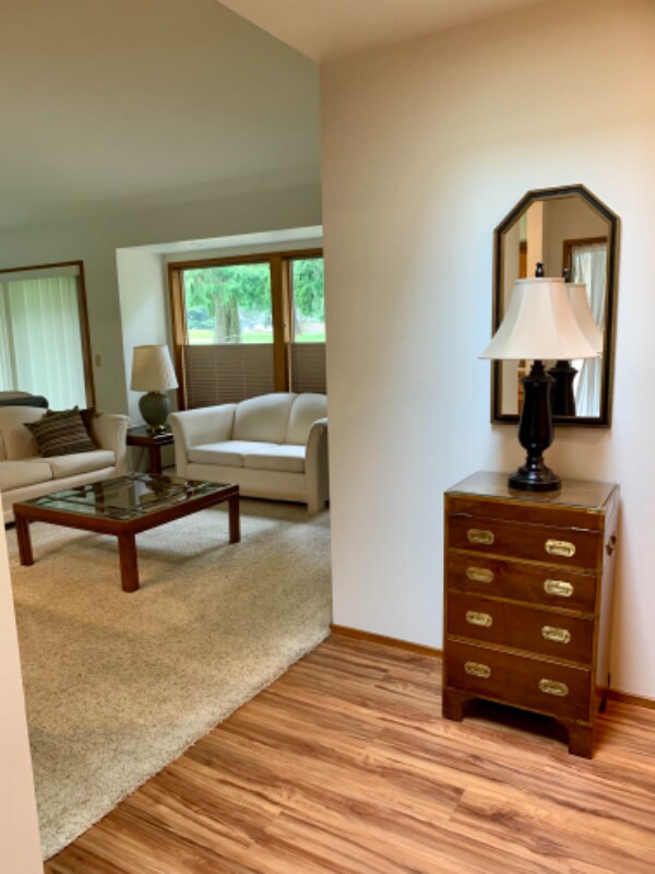 Building Photo - 107 Fairway Dr