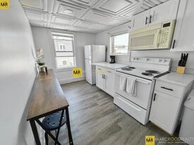 Building Photo - 158 Everett St