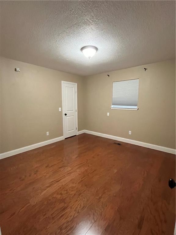 Building Photo - 1304 Pine Oak Dr