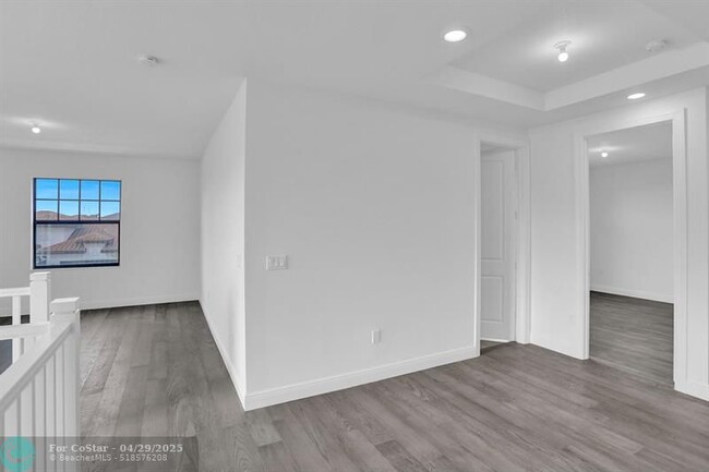 Building Photo - 11890 S Baypoint Cir
