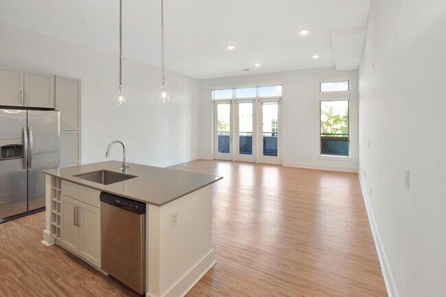 Building Photo - 650 E Brooklyn Vlg Ave