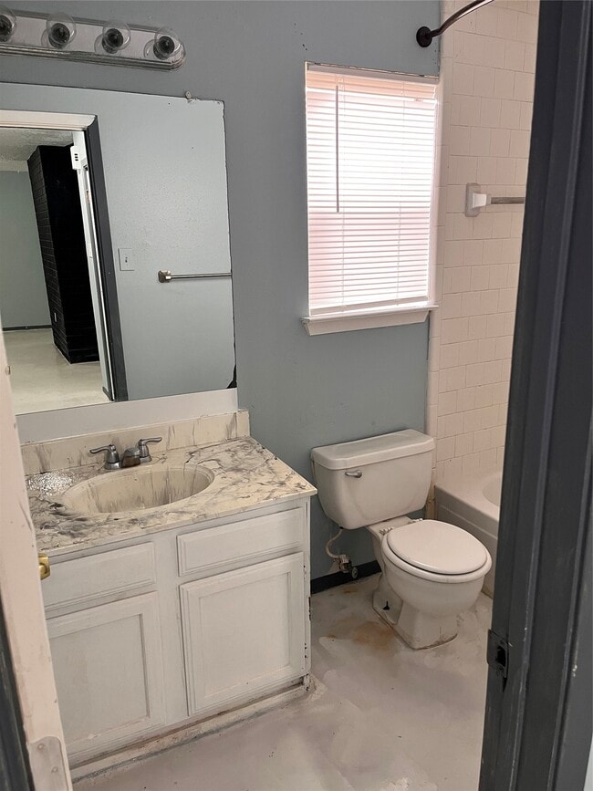 Building Photo - 16631 Gold Ridge Ln