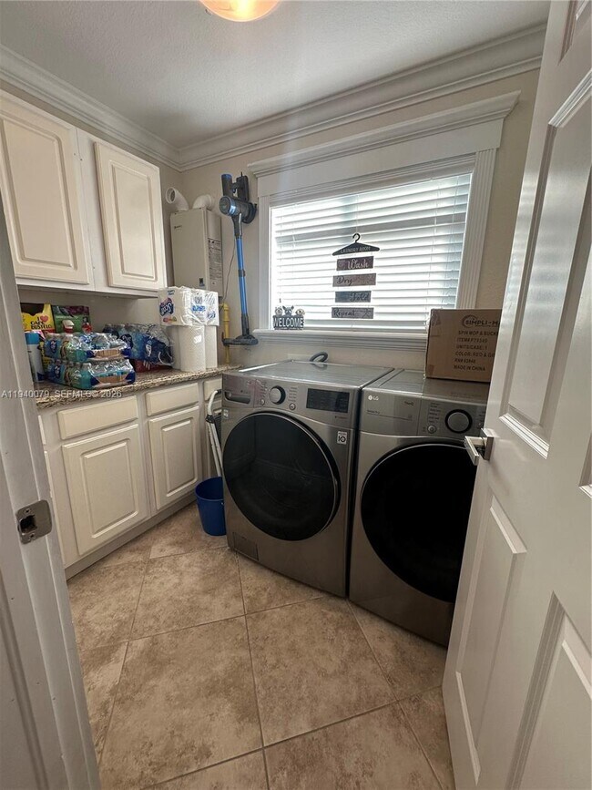 Building Photo - 1516 Aqueduct Ln