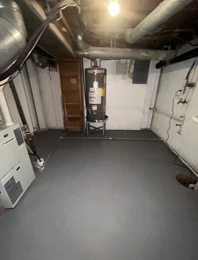 Building Photo - LIMITED TIME**1/2 OFF DEPOSIT**