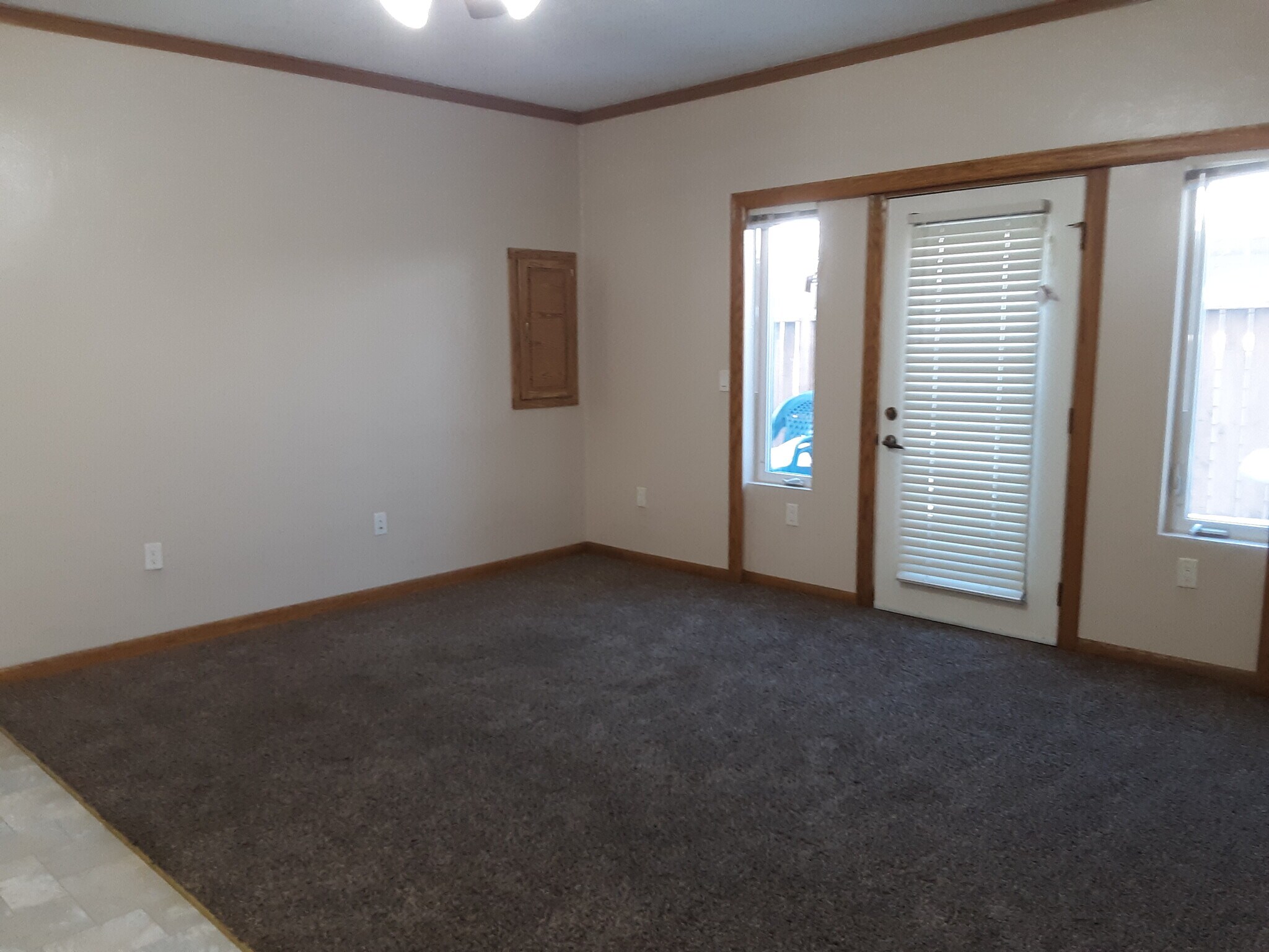 Building Photo - 2414 W 10th St