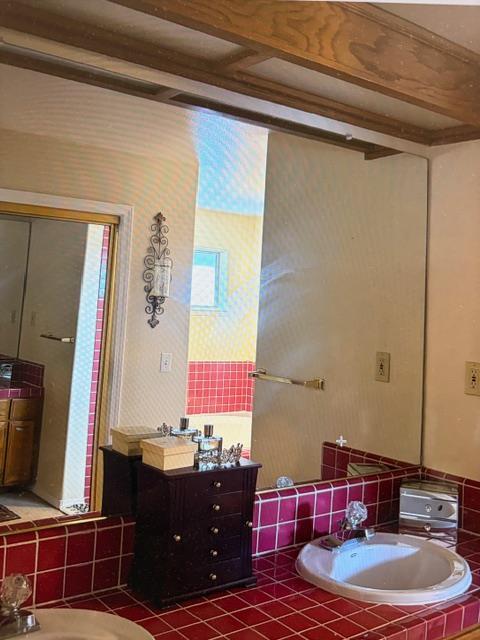 Building Photo - 2316 Den Helder Dr