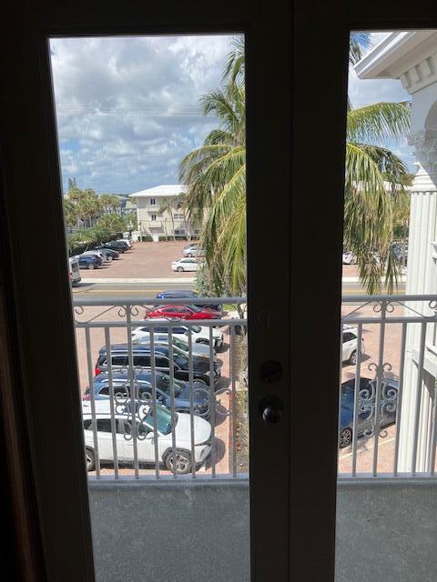 Building Photo - 1199 Hillsboro Mile