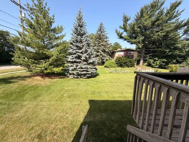 Building Photo - 6769 Bent Grass Dr SE