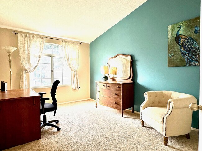 Building Photo - Picture Perfect Fully Furnished House! 3bd...